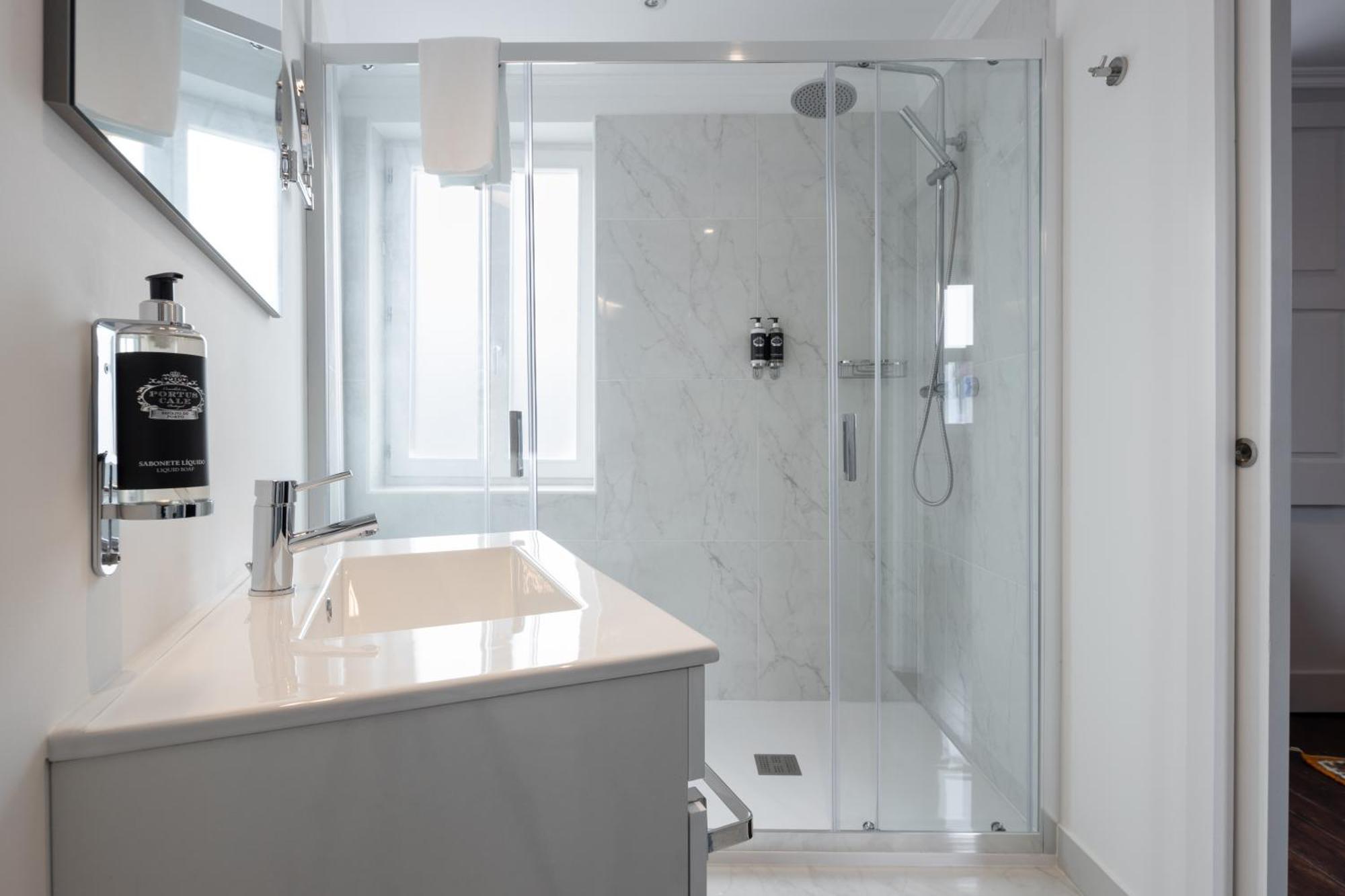 Gasthof Utopian Hotel, A Charming Porto